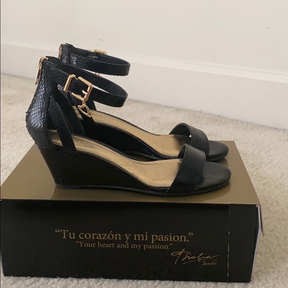 Thalia wedge sandals black size 6 - Picture 2 of 5